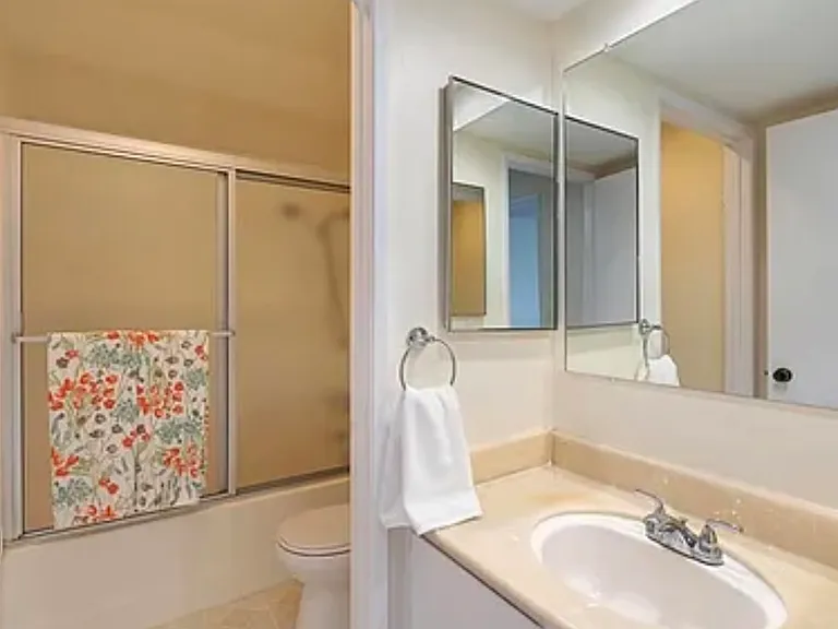 7307 Haskell Ave #12 — Photo 6