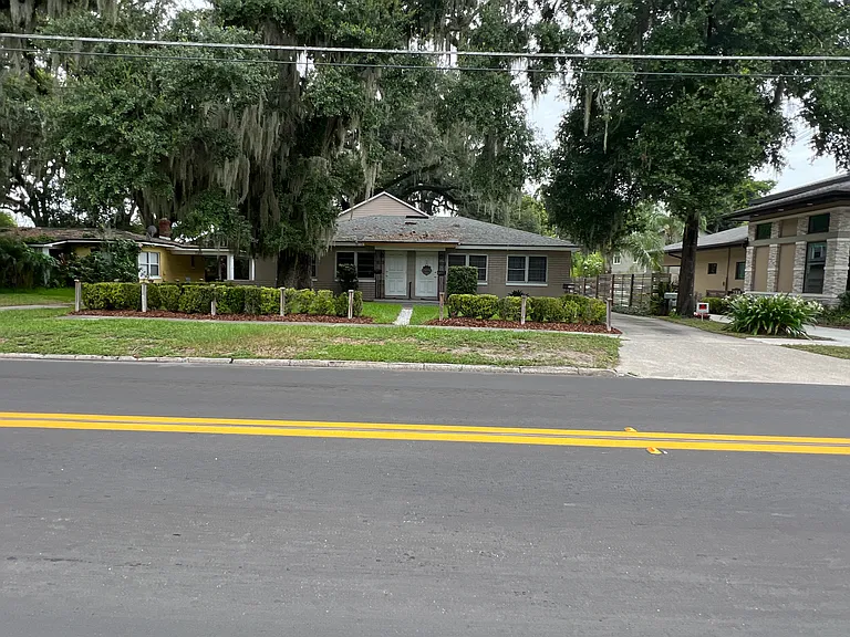 718 S Mills Ave — Photo 9