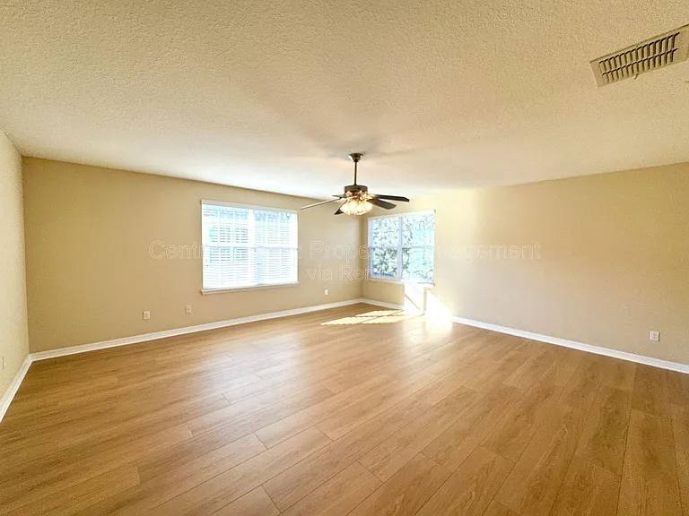 6621 Helmsley Cir — Photo 20