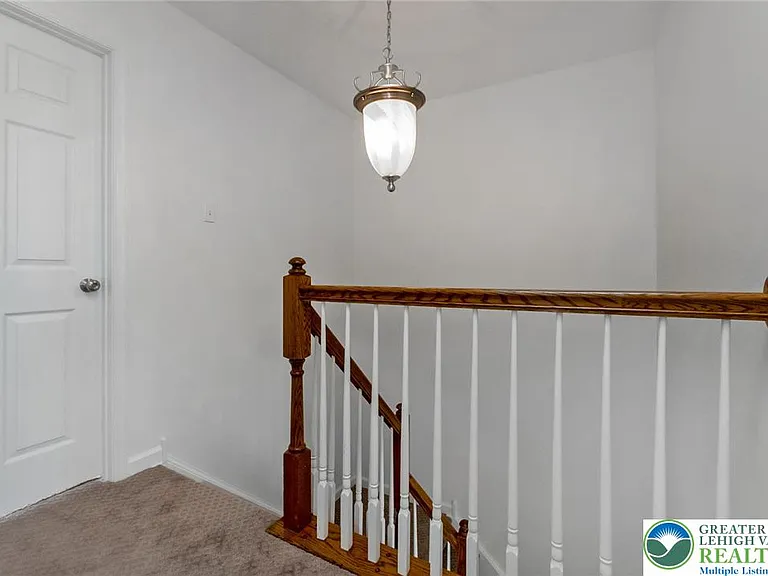 1096 Sparrow Way — Photo 28