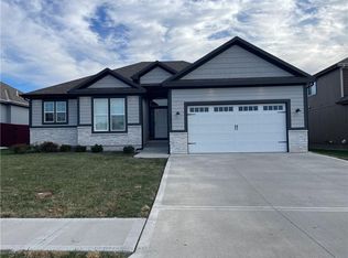 1607 Crumley St, Grain Valley, MO 64029