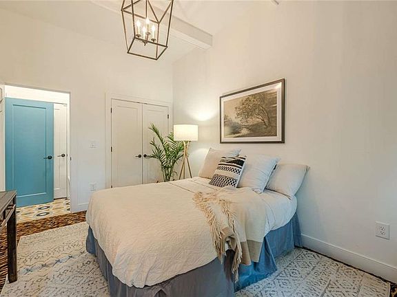 5th image of 2199 Lenox Rd NE #7