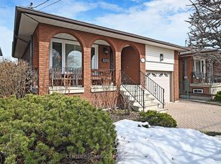 1217 Alexandra Ave, Mississauga, ON L5E2A4