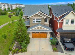 233 NW Cranarch Cmn SE, Calgary, AB T3M1M2