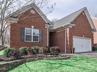 5431 Old Course Dr, Cramerton, NC 28032