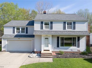 5297 Marian Dr, Lyndhurst, OH 44124