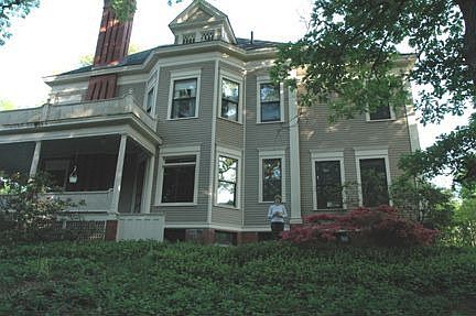 Back (north)