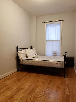 Rented by Lang Realty LLC | media 8