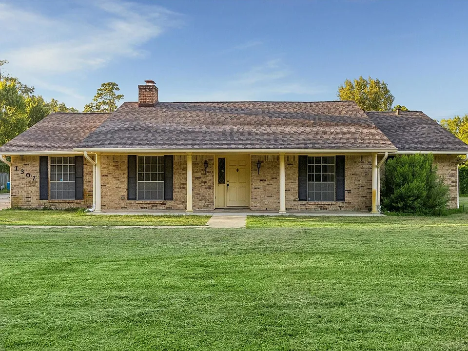 1307 Southern Hills Rd