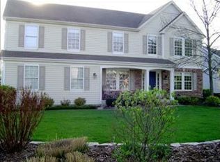 305 Buckingham Dr, Algonquin, IL 60102