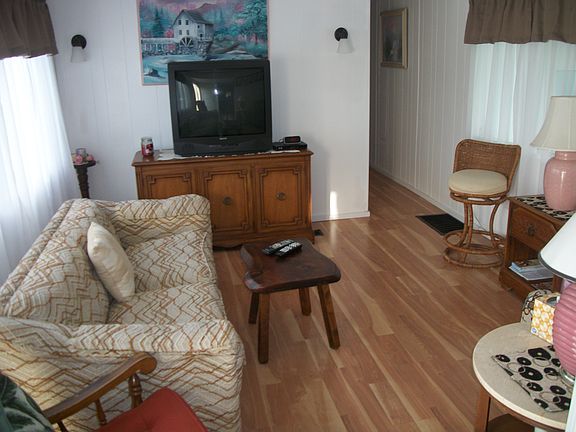 2nd image of 298 Edwardo Ave