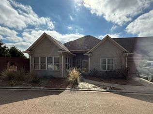 702 Stonebridge Rd, Oxford, MS 38655