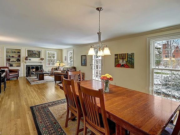 4th image of 19607 Fairmount Blvd