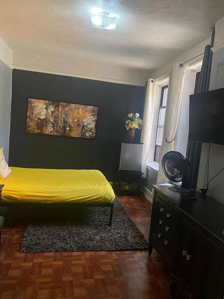 2 bed, $1,000 — Photo 1