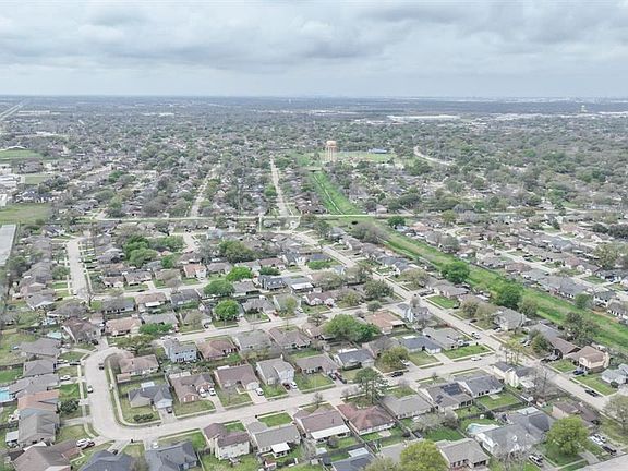3rd image of 3805 Teakwood Dr