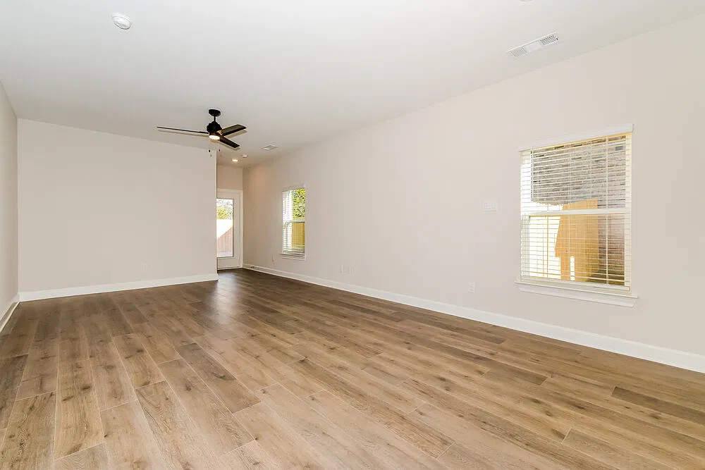3 bed, 2.0 bath, 1399 sqft, $1,770 — Photo 4