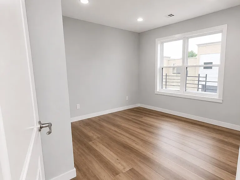 100 Carroll St #404 — Photo 4