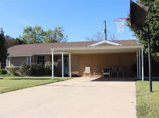 804 Lake Pl, Azle, TX 76020