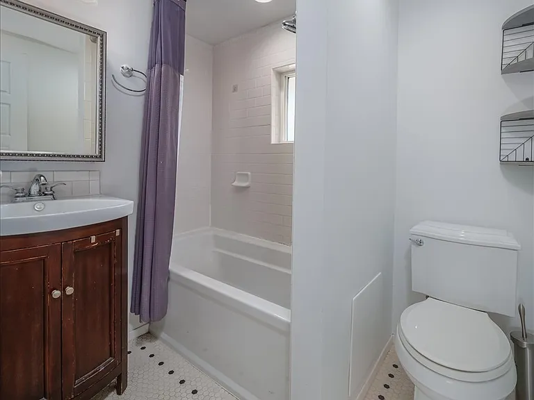 817 S Sullivan St — Photo 8