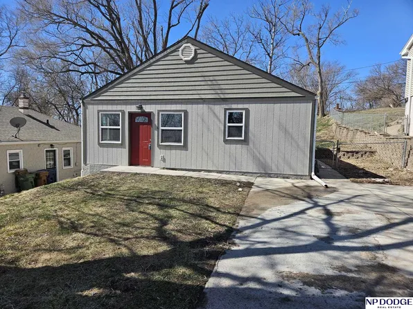 2120 Crawford St, Bellevue, NE 68005