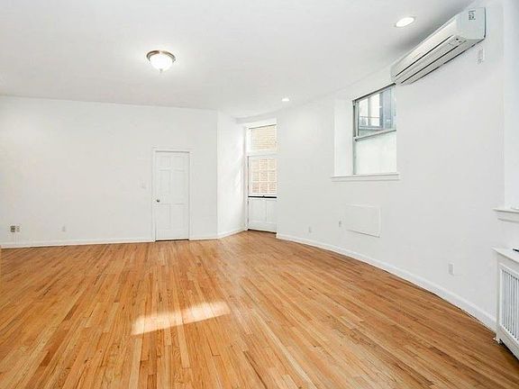 4th image of 6 E 65th St APT 1C