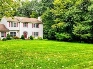 33 Colonial Oaks Dr, Oak Ridge, NJ 07438