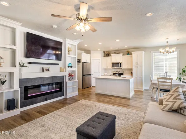 3381 E Stillwater St, Eagle Mountain, UT 84005