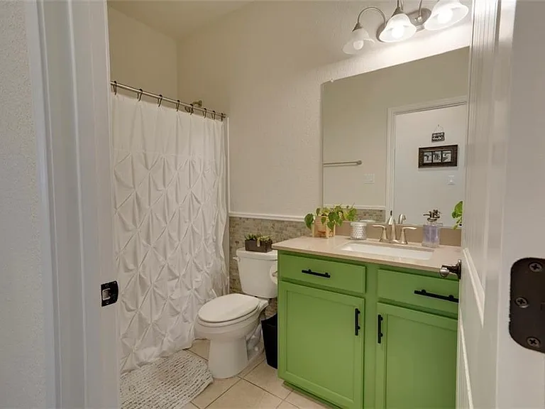 401 Duroc Dr — Photo 13