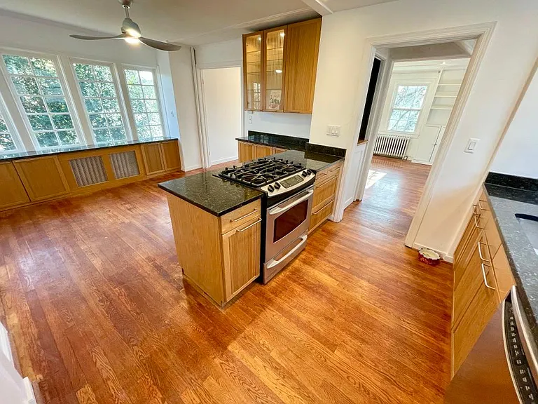1309 N Glebe Rd — Photo 11