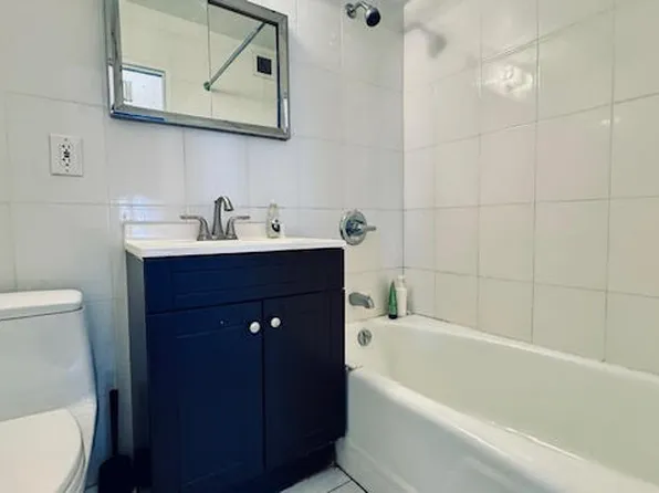 43-10 Kissena Boulevard image 8 of 12