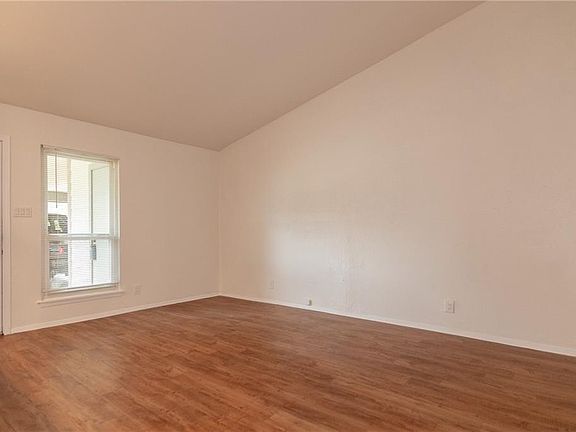 3rd image of 10604 Lanshire Dr