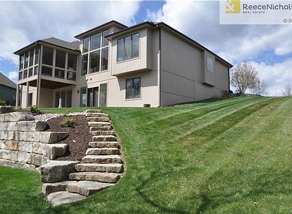 5th image of 105 NW Morton Dr
