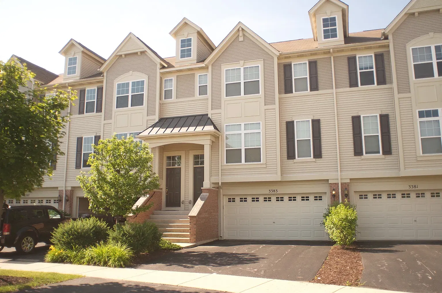 3 bed, 2.5 bath, 1776 sqft, $2,900 — Photo 1