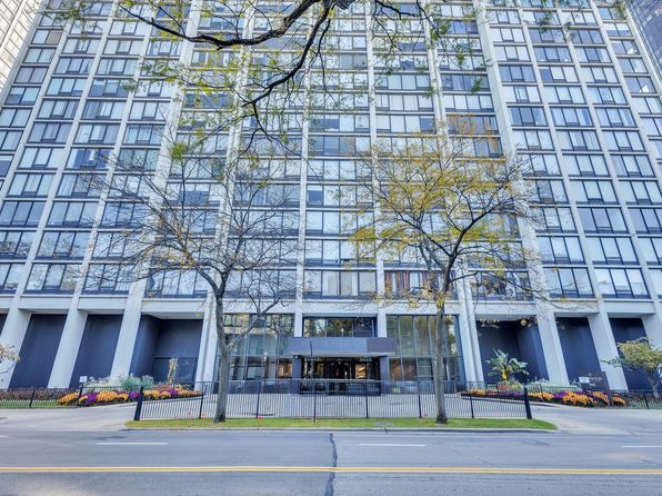 5445 N Sheridan Rd APT 1512