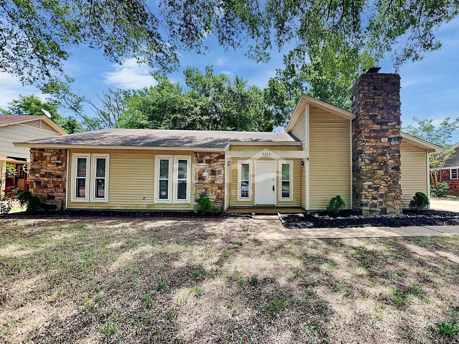 3 bed, 2.0 bath, 1490 sqft, $1,800 — Photo 1