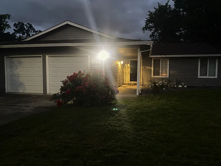 990 NW 178th Ave — Photo 37
