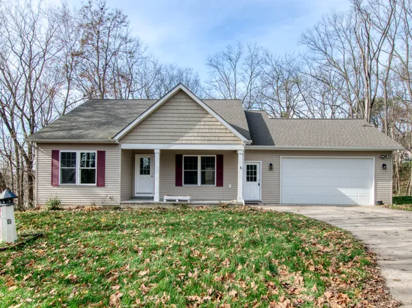 224 N Grove St, Lowell, MI 49331