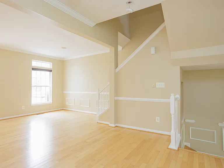 500 Monroe Point Dr — Photo 5