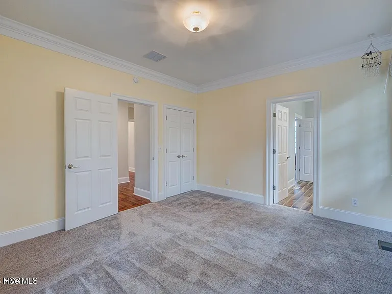 140 River Woods Dr — Photo 16