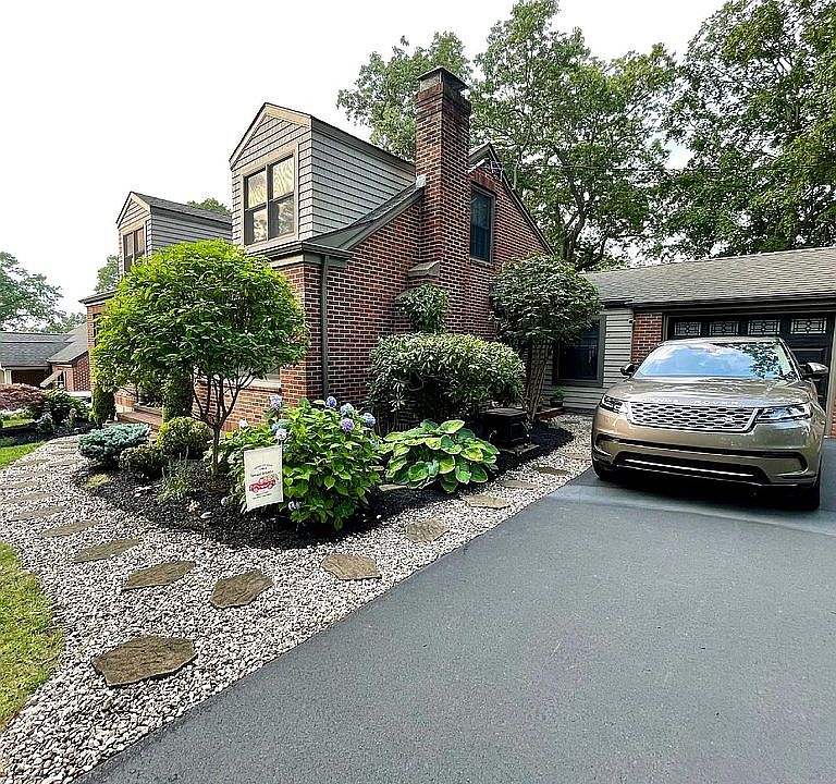 2nd image of 44 Jackson Ave