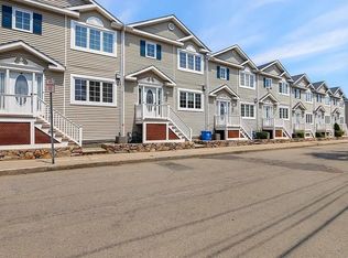 40 Myrtle St APT 3, Waltham, MA 02453