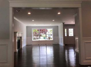 2171 Grove St, Merrick, NY 11566