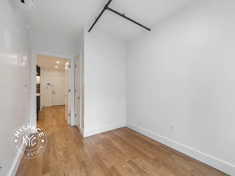 1800 Ocean Ave #3V — Photo 5