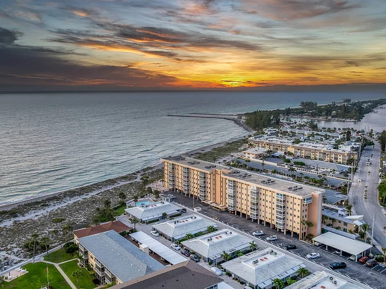 1255 Tarpon Center Dr #515 — Photo 15
