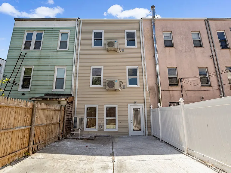 1253 Saint Marks Ave #1 — Photo 18