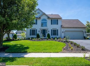 8 Mellowbrook Dr, Sinking Spring, PA 19608