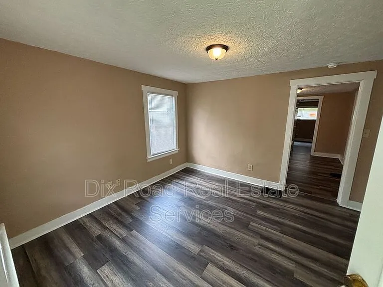 1211 Franklin St — Photo 6