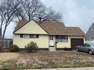 2245 Plum Tree Rd N, Westbury, NY 11590
