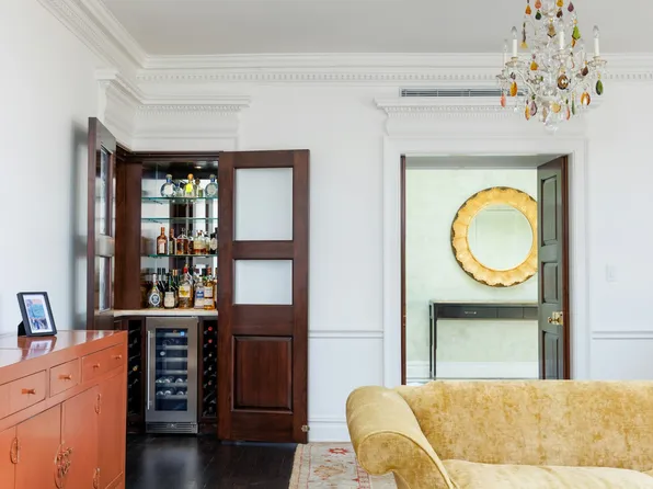 1035 Park Avenue image 8 of 22