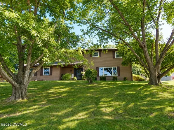 10 Meadowbrook Dr, Selinsgrove, PA 17870